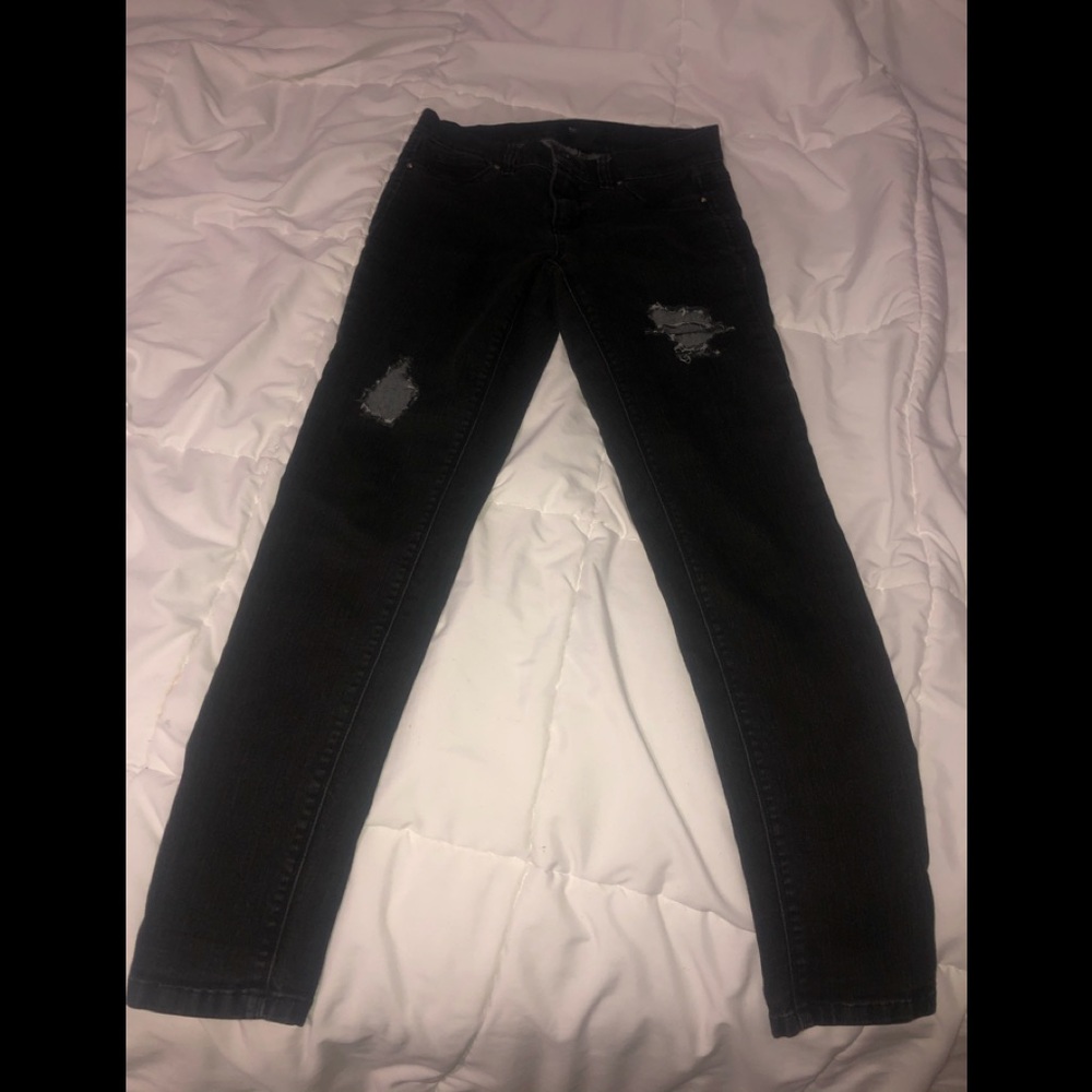 Black ripped skinny jeans
